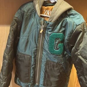 ZARA Green Spring/Fall Light Quilted Jacket with Hood “G” Letter G embroidery